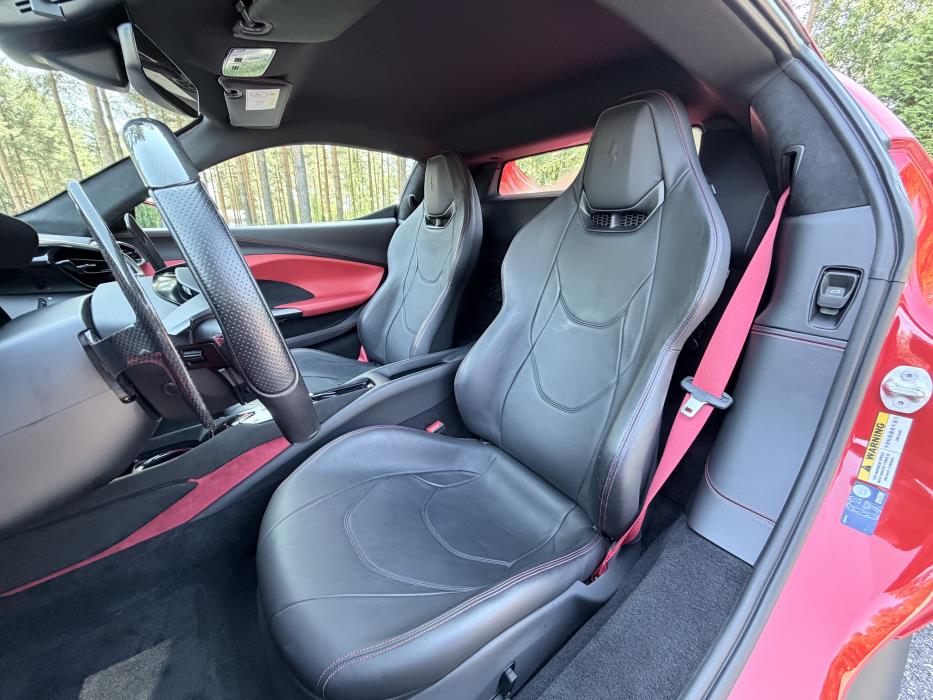 Ferrari 296 GTB 2023
