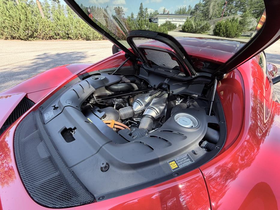 Ferrari 296 GTB 2023