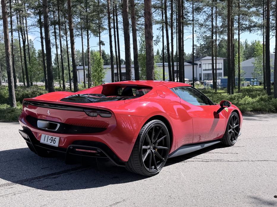 Ferrari 296 GTB 2023