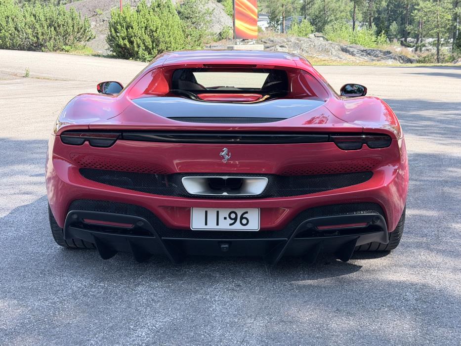 Ferrari 296 GTB 2023