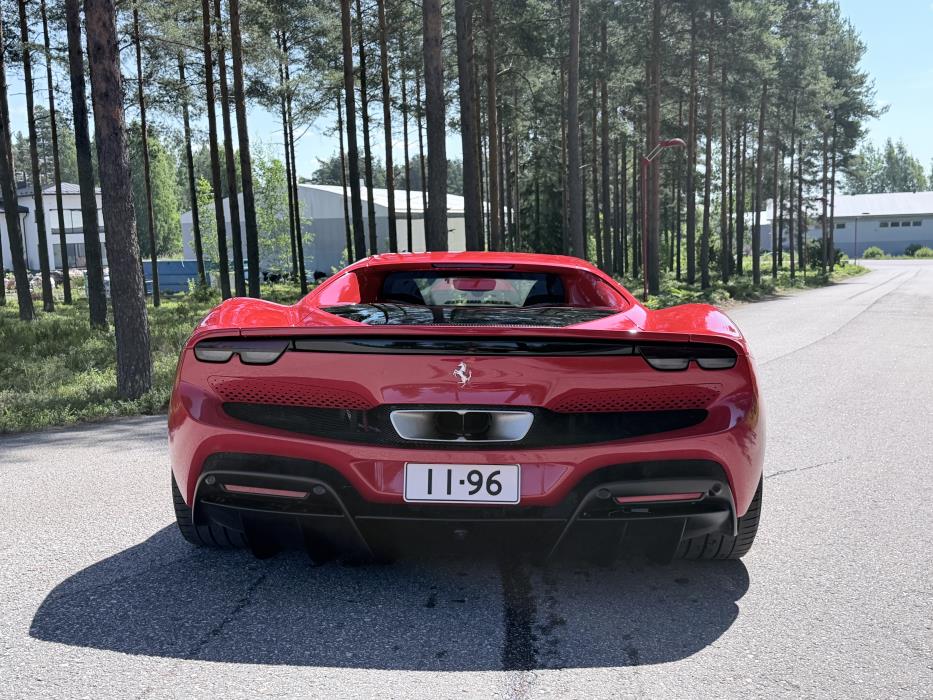 Ferrari 296 GTB 2023