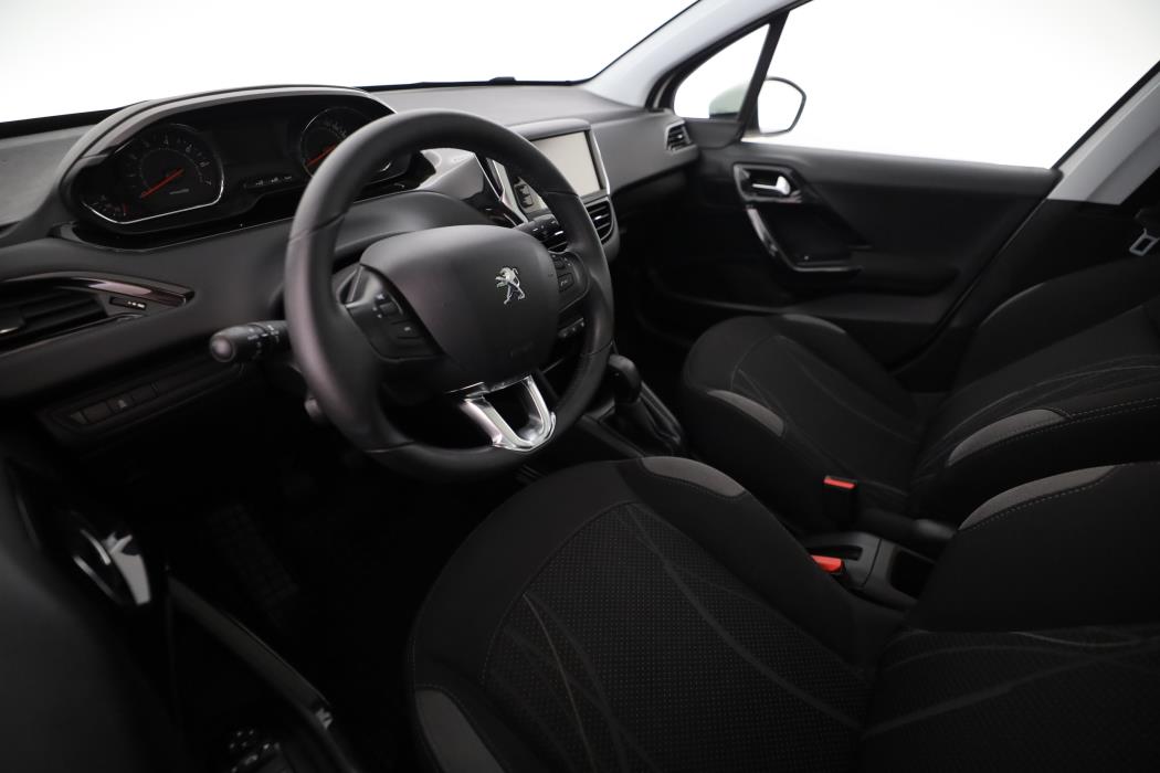 Peugeot 208 2014