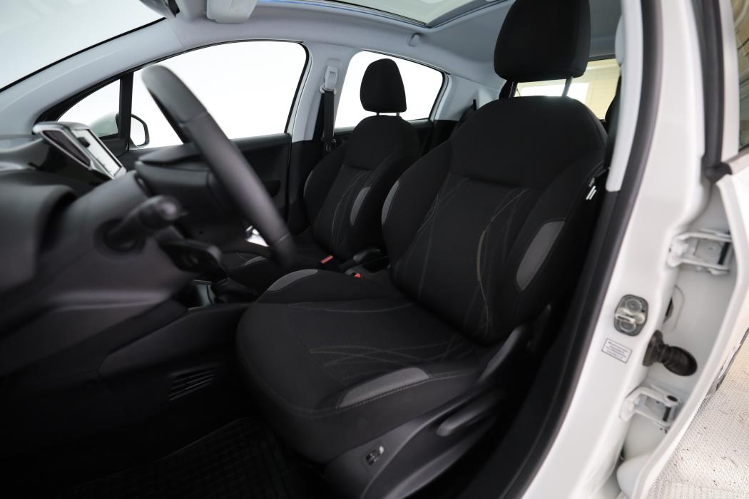 Peugeot 208 2014