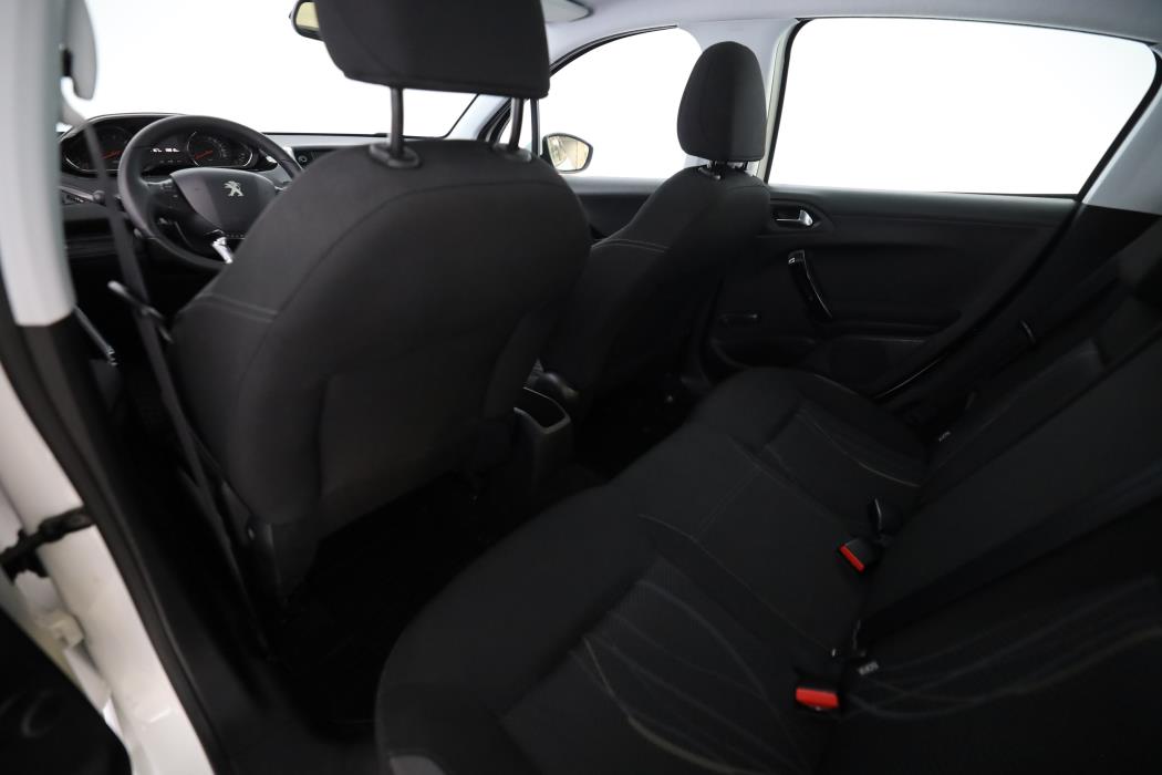 Peugeot 208 2014