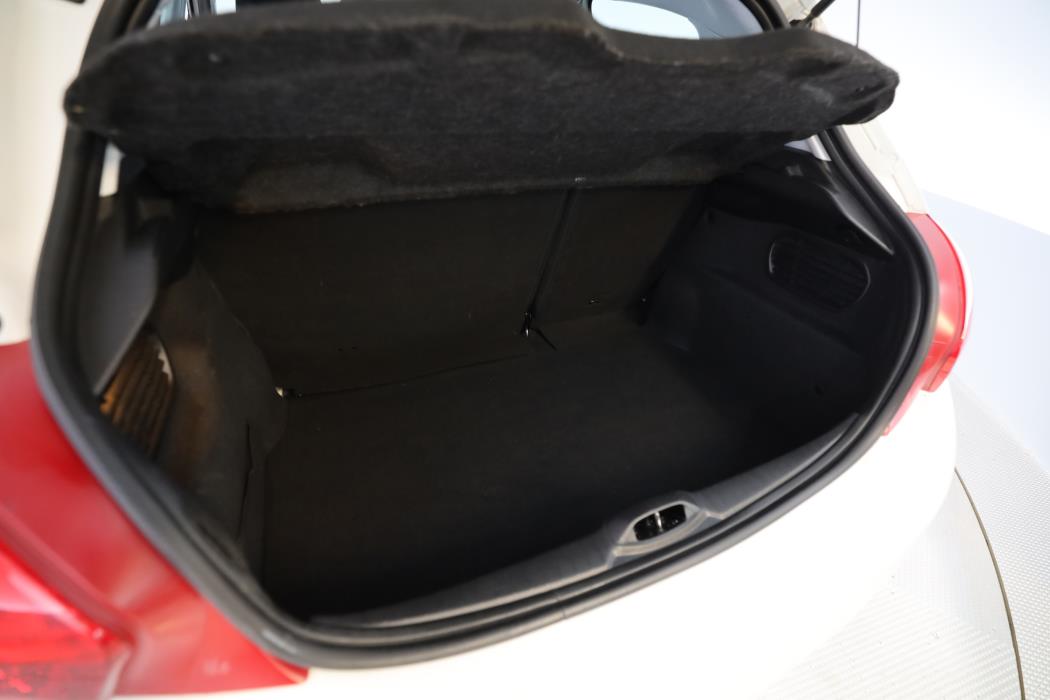 Peugeot 208 2014