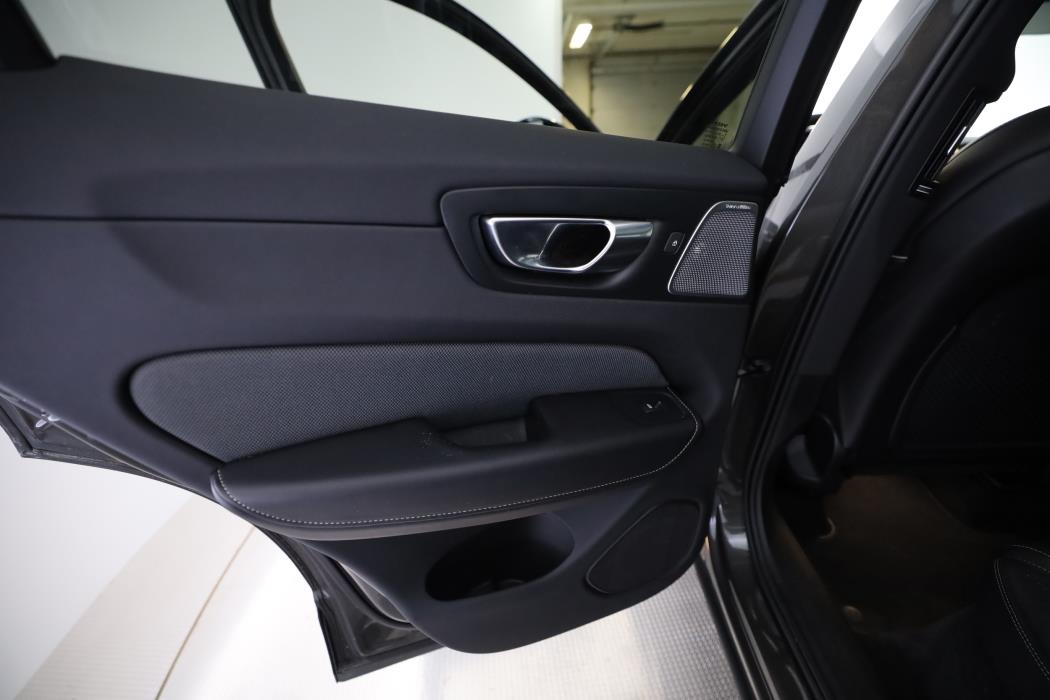 Volvo XC60 2022