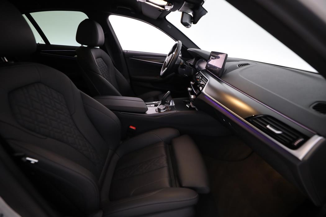BMW 545 2023