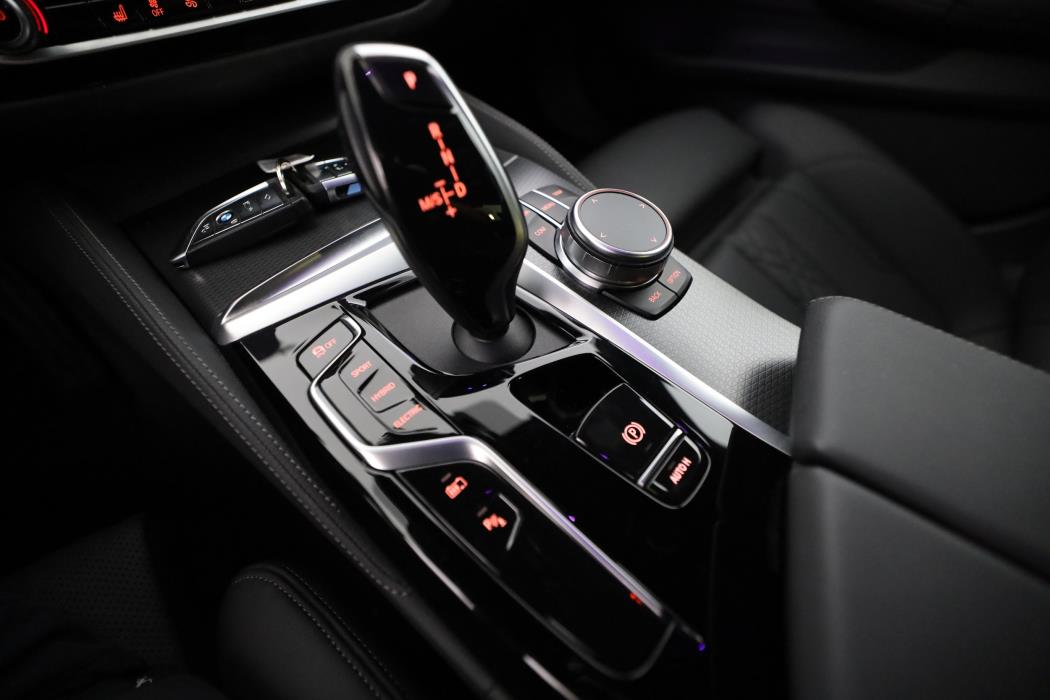 BMW 545 2023