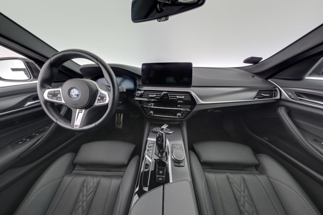 BMW 545 2023