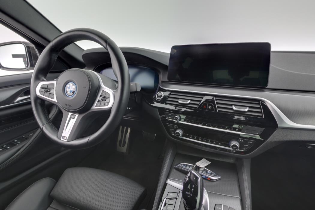 BMW 545 2023