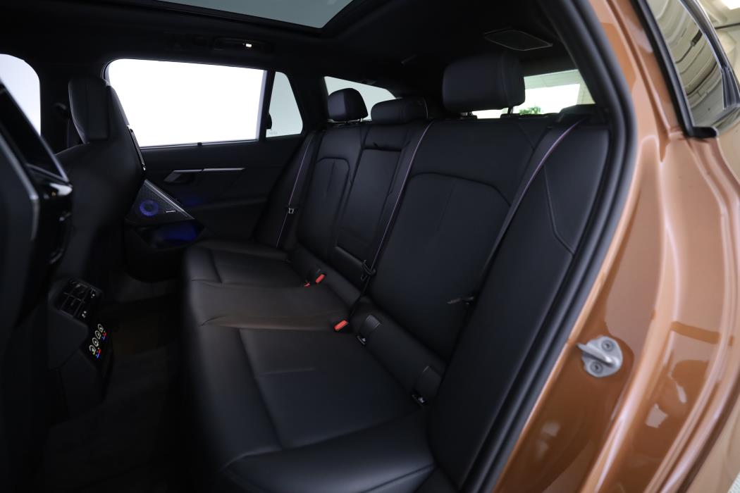 BMW M5 2025