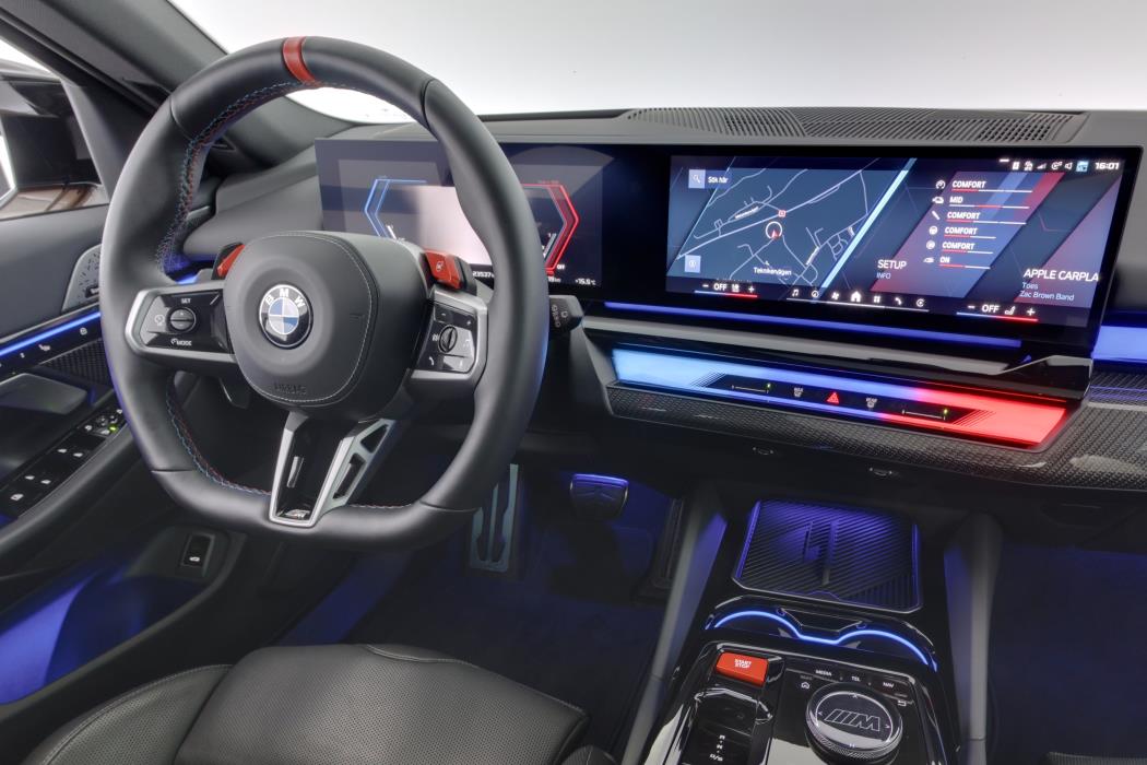 BMW M5 2025