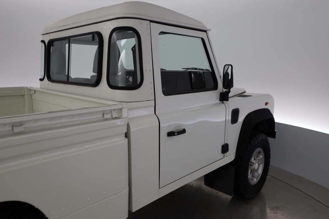 Land Rover Defender 2003