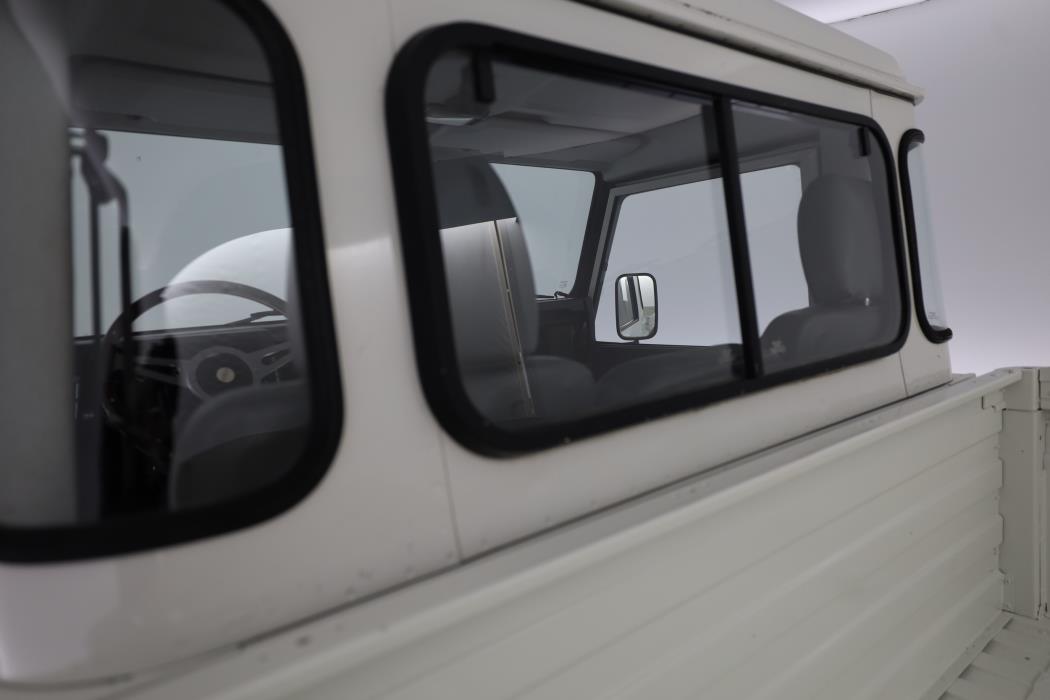 Land Rover Defender 2003