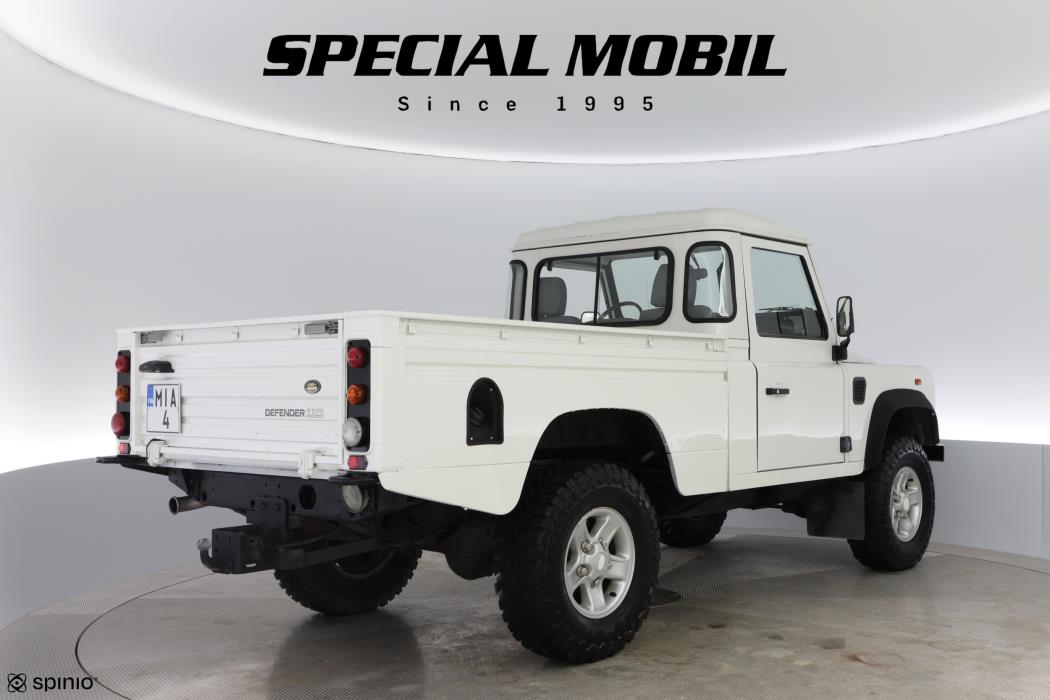 Land Rover Defender 2003
