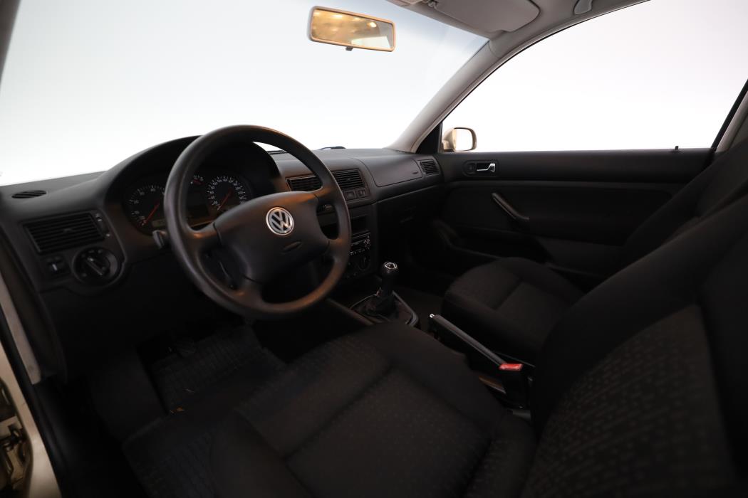 Volkswagen Golf 2002