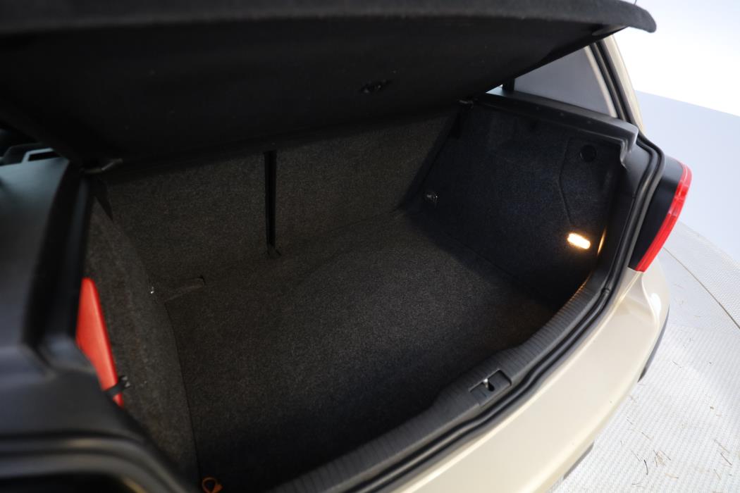 Volkswagen Golf 2002