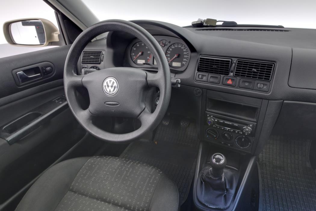 Volkswagen Golf 2002