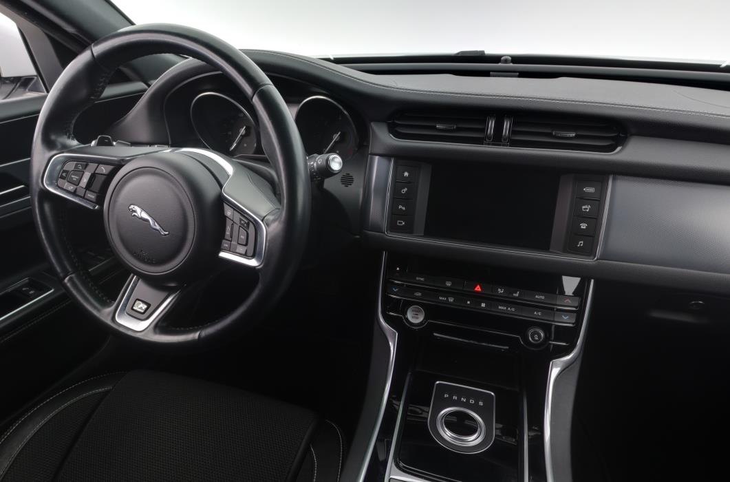 Jaguar XF 2016