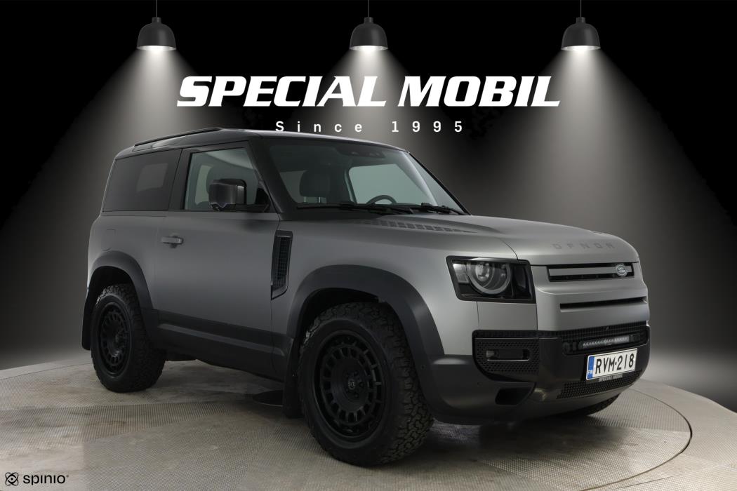 Land Rover Defender 2024