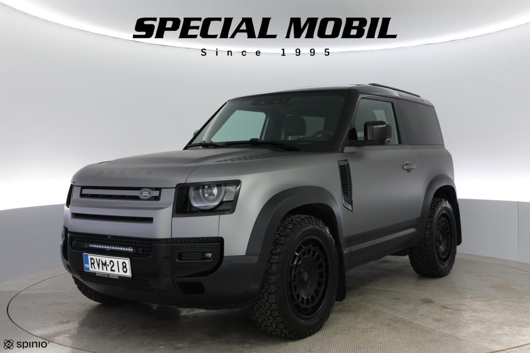 Land Rover Defender 2024