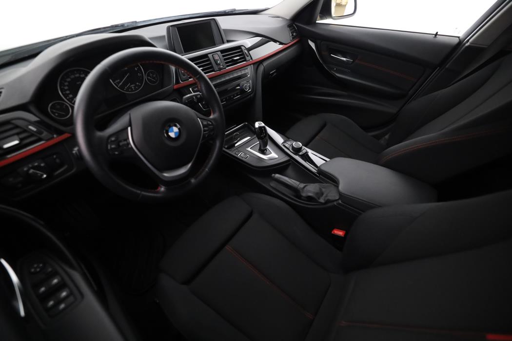 BMW 320 2013