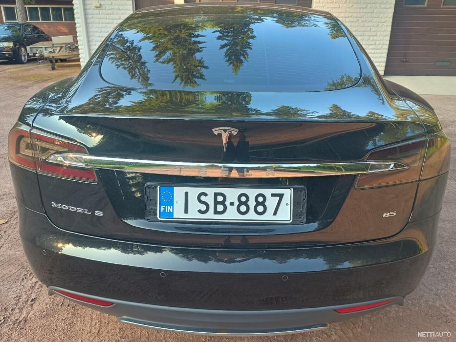 Tesla Model S 2014