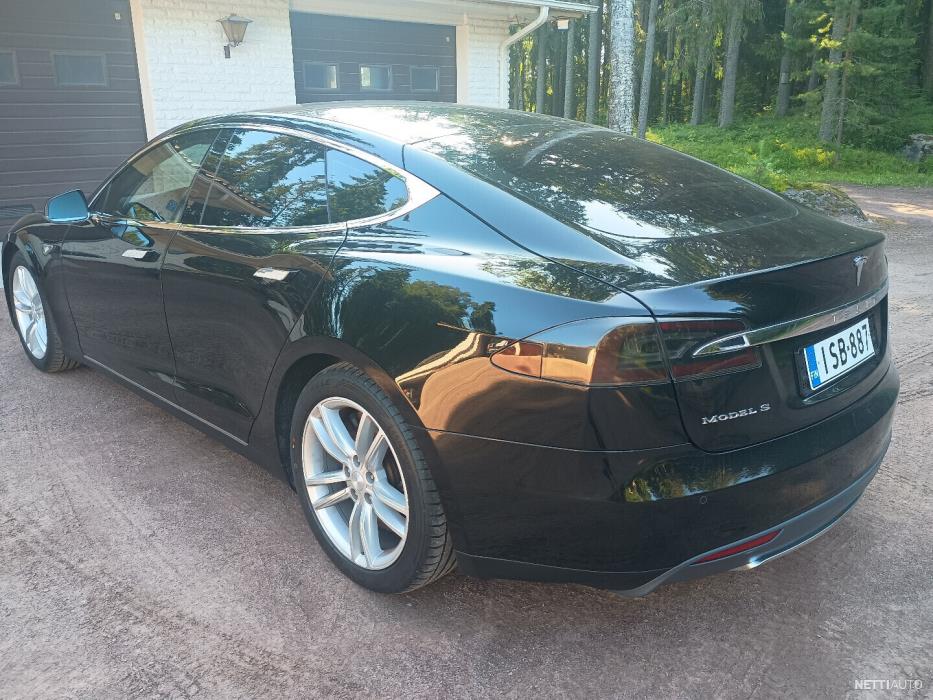 Tesla Model S 2014