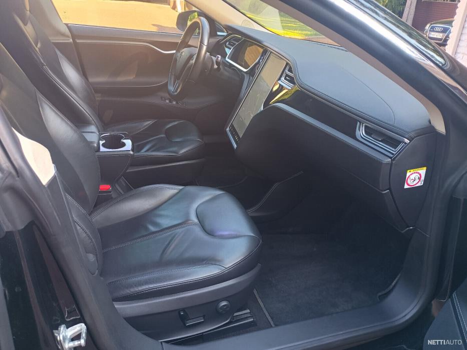 Tesla Model S 2014