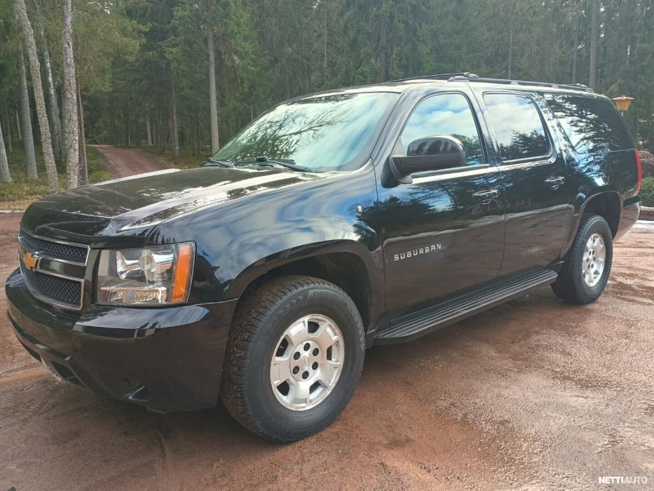 Chevrolet Suburban 2010