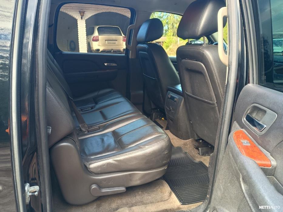 Chevrolet Suburban 2010