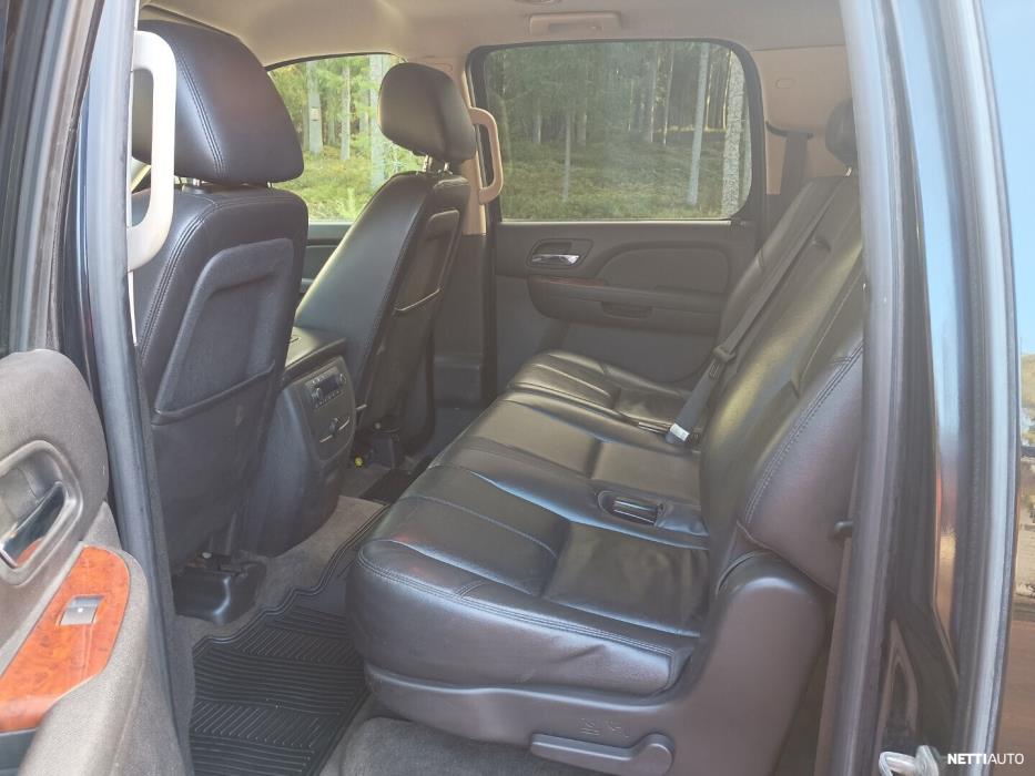 Chevrolet Suburban 2010