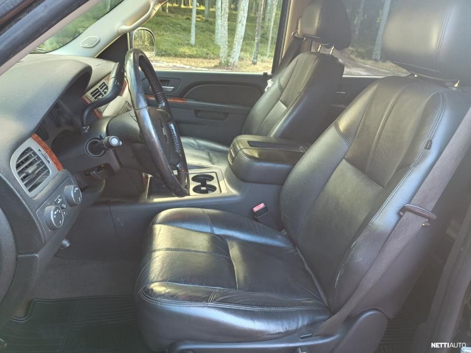 Chevrolet Suburban 2010
