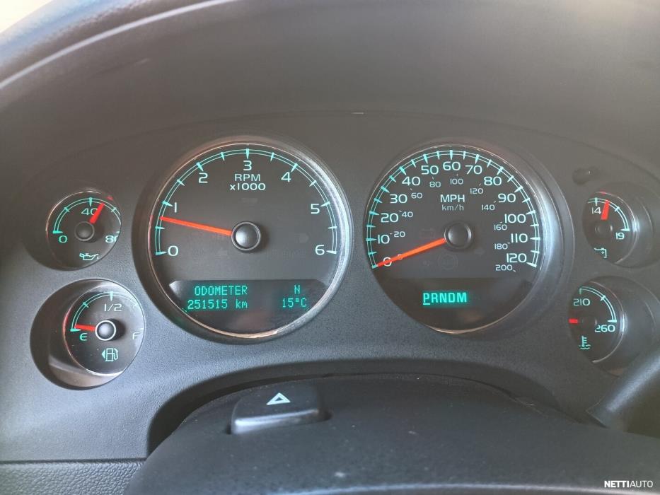 Chevrolet Suburban 2010