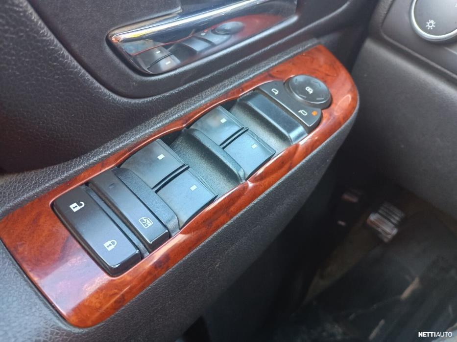 Chevrolet Suburban 2010