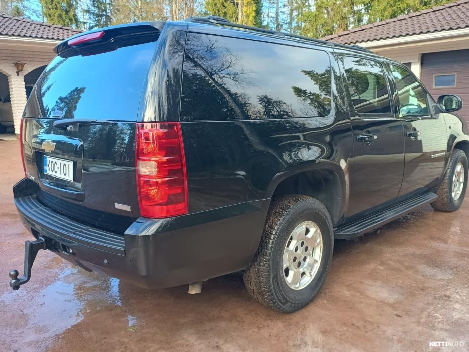 Chevrolet Suburban 2010