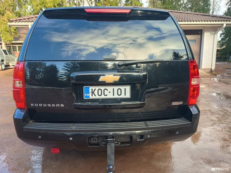 Chevrolet Suburban 2010