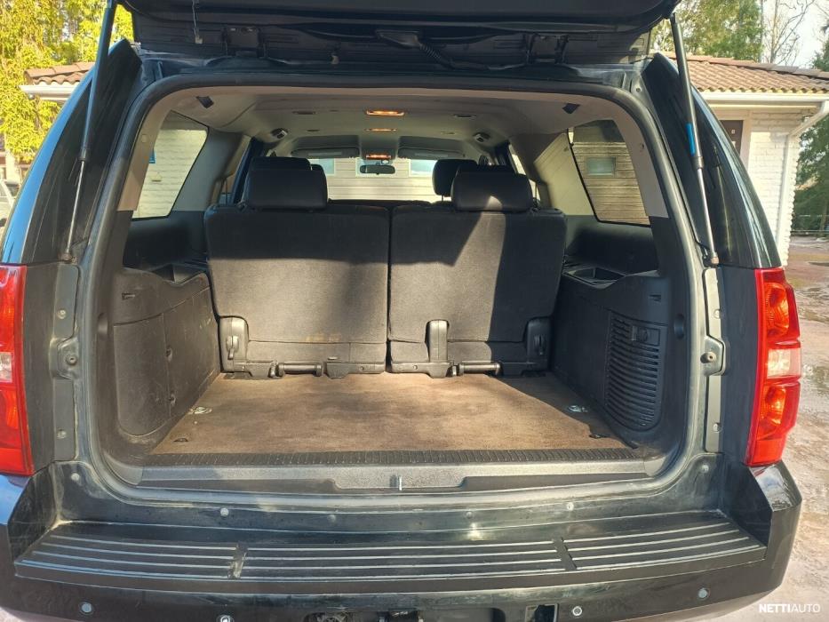Chevrolet Suburban 2010