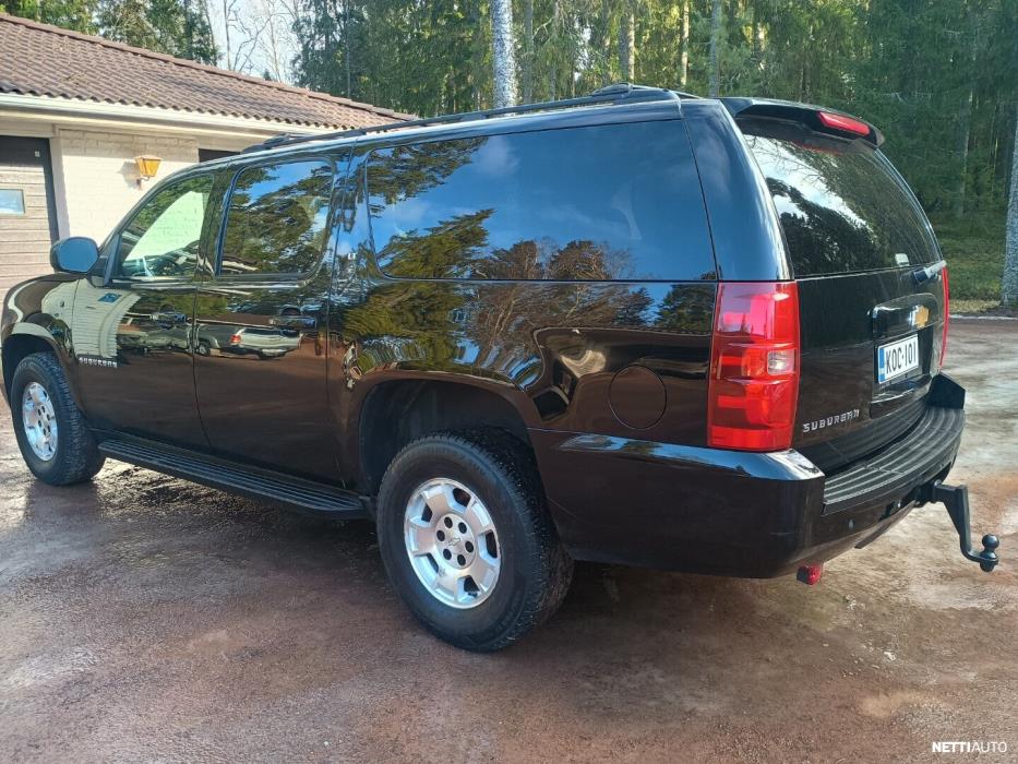 Chevrolet Suburban 2010