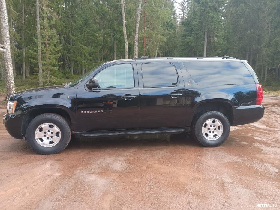 Chevrolet Suburban 2010