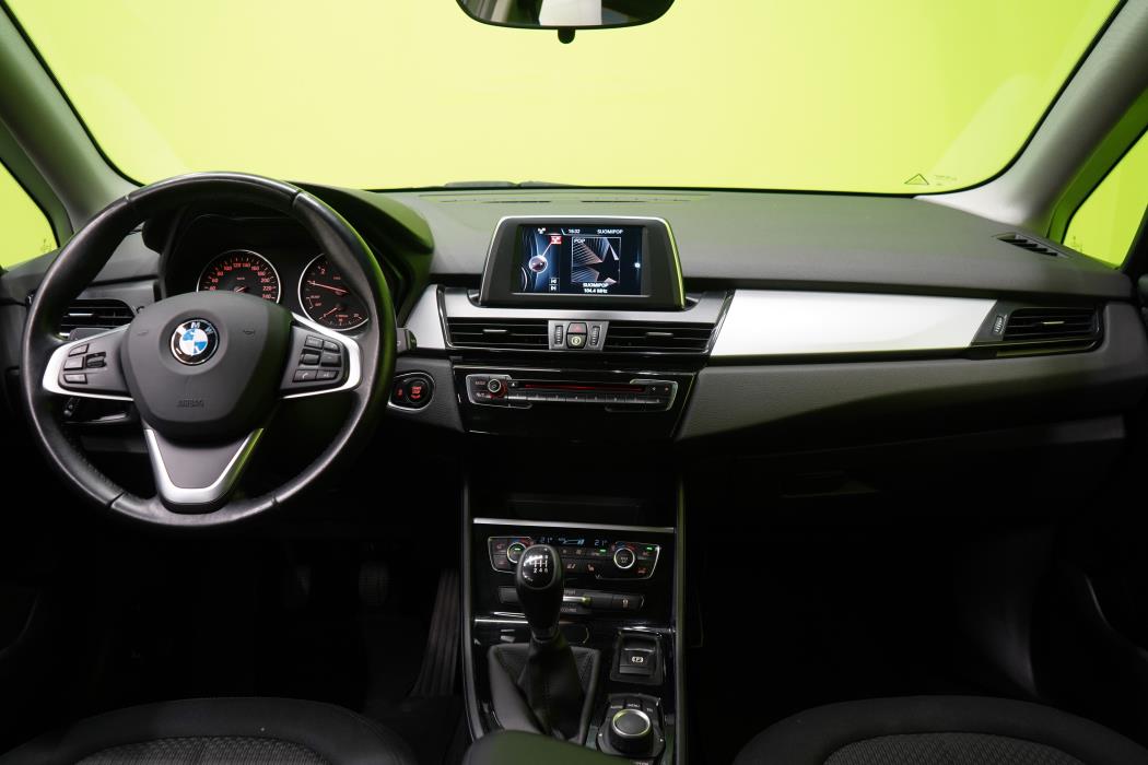 BMW 218 2016