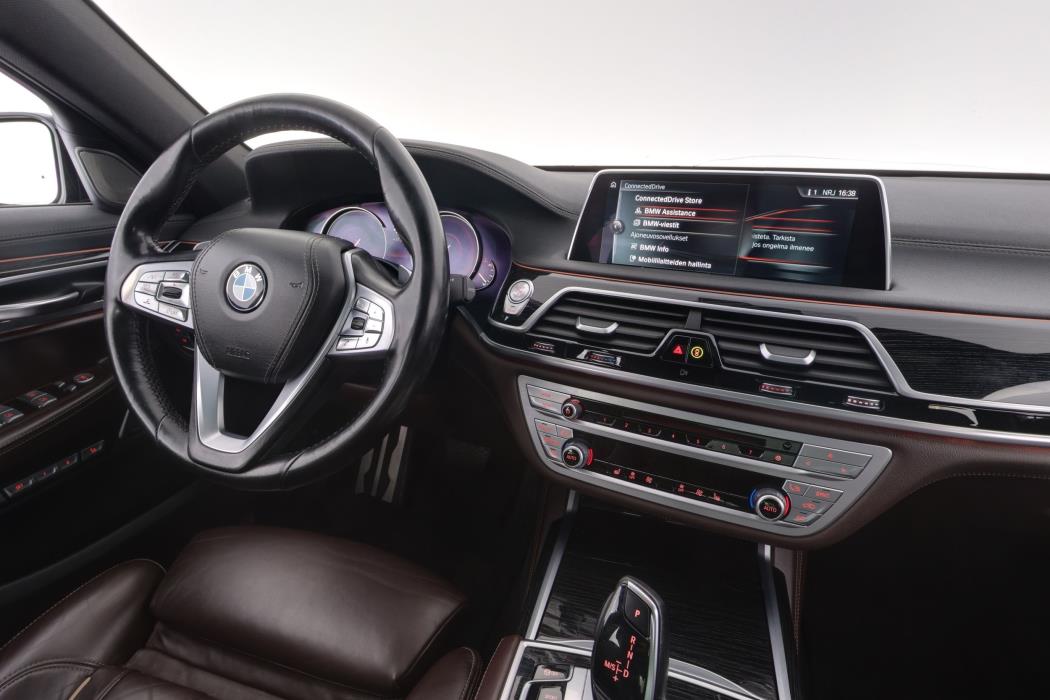 BMW 730 2017
