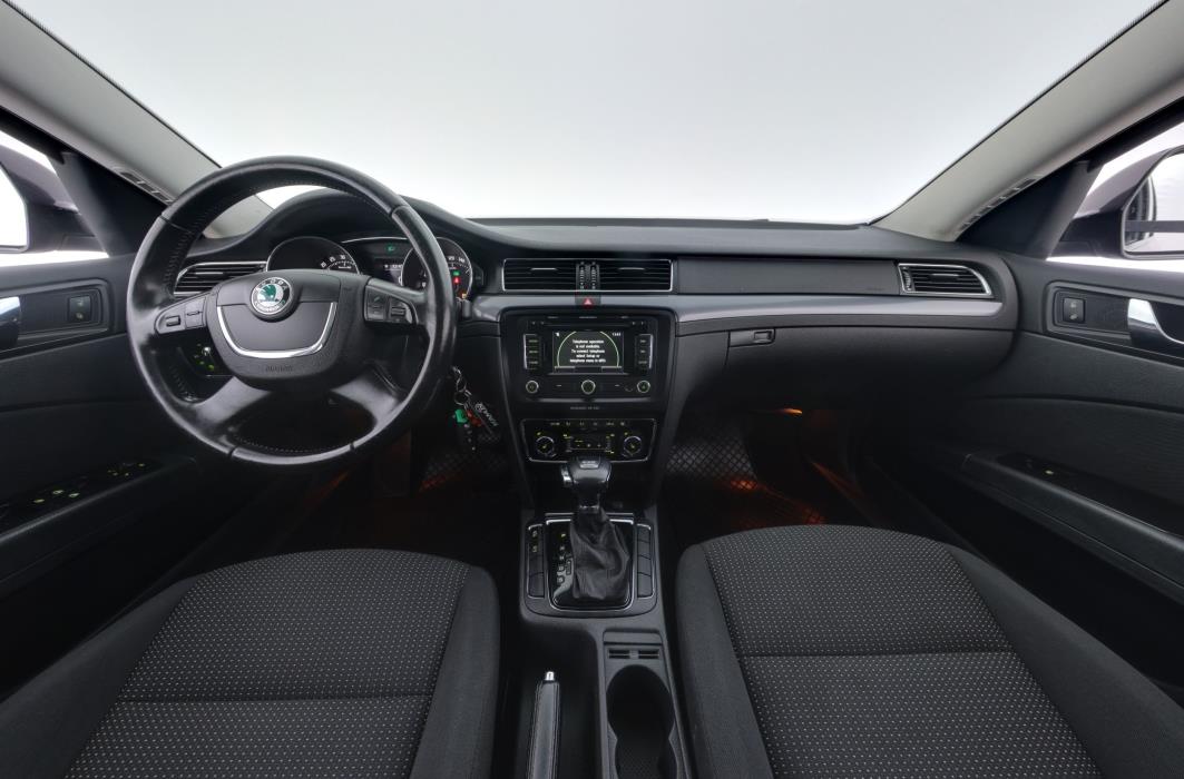Skoda Superb 2012