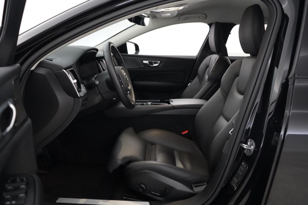 Volvo V60 2023
