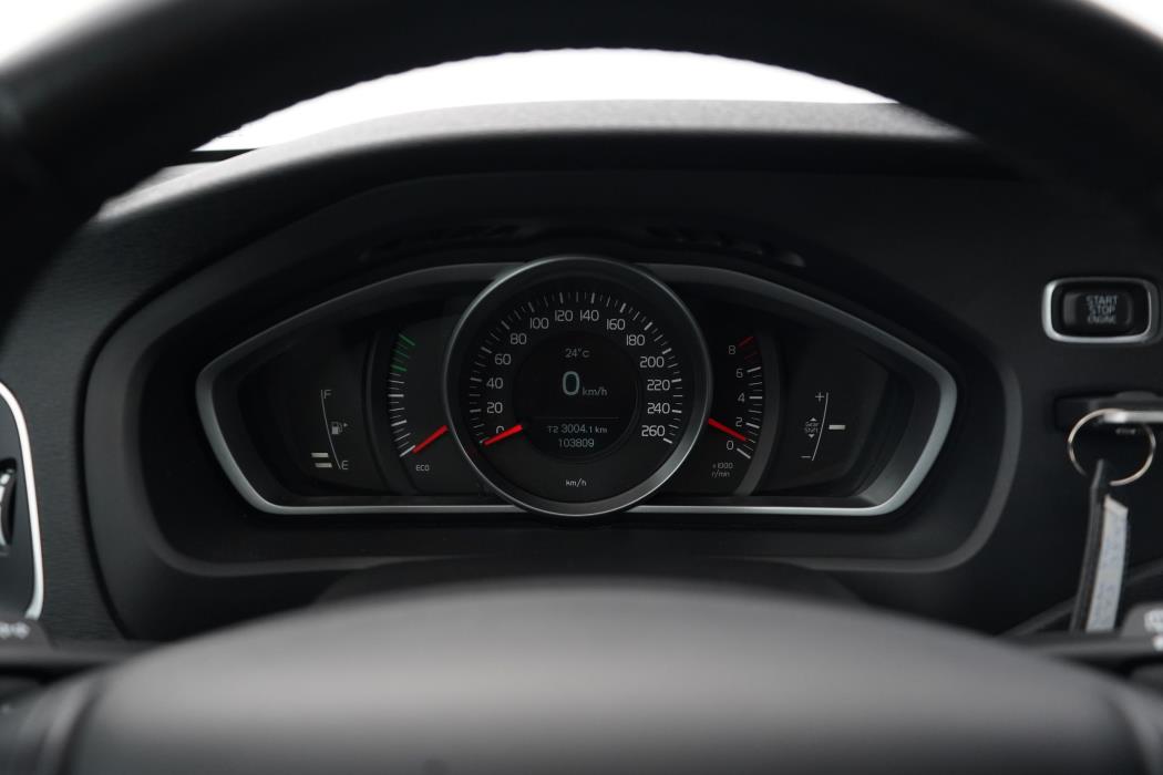 Volvo V40 2015