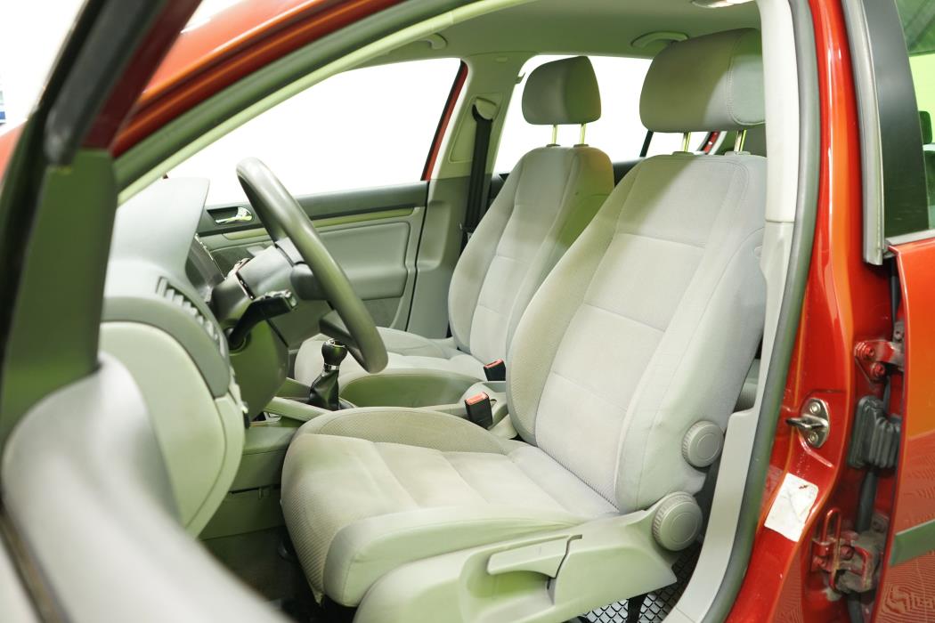 Volkswagen Golf 2004