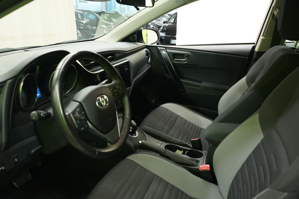 Toyota Auris 2015