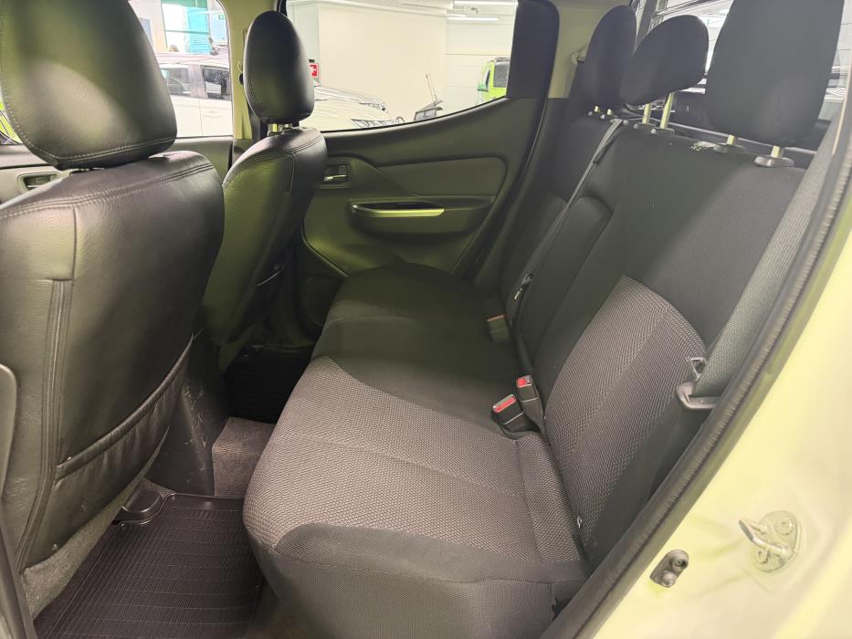 Mitsubishi L200 2016