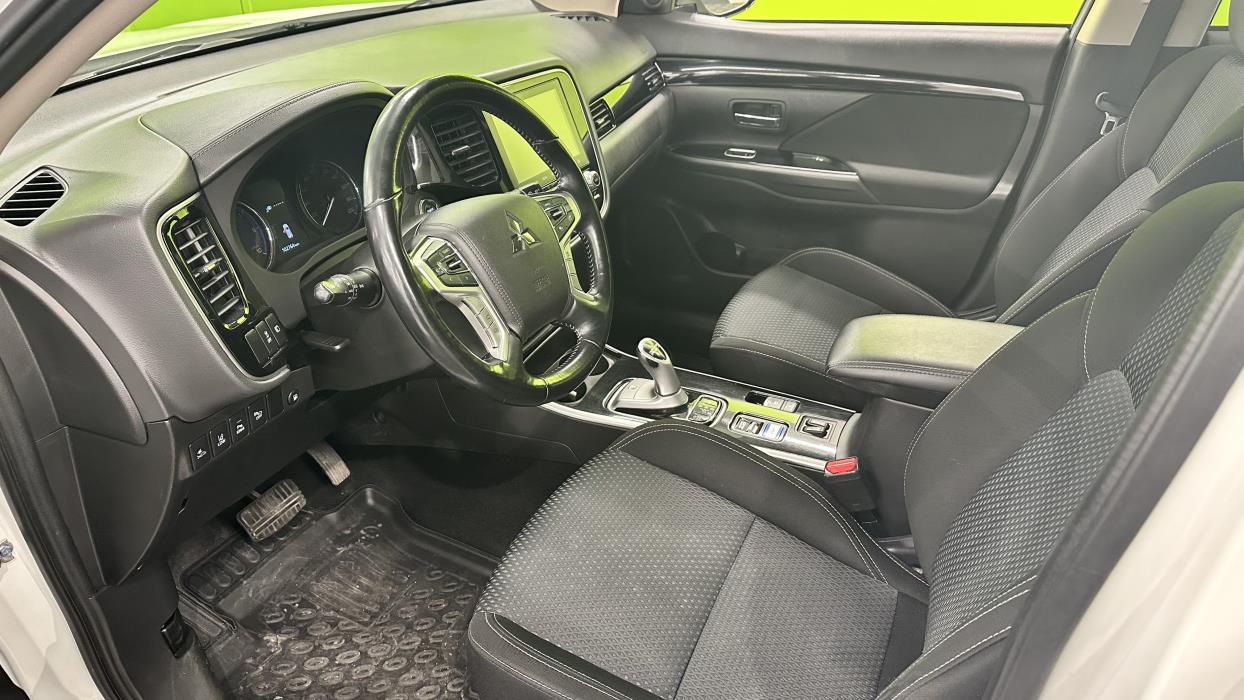 Mitsubishi Outlander PHEV 2020