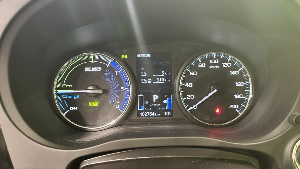 Mitsubishi Outlander PHEV 2020